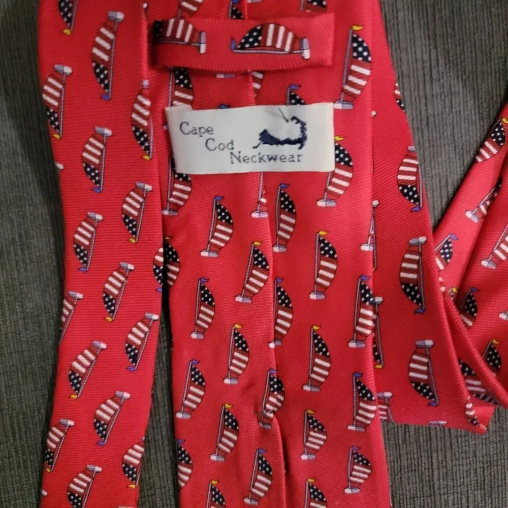 CAPE COD Neckwear Men's Red Tie with American Flag Pattern